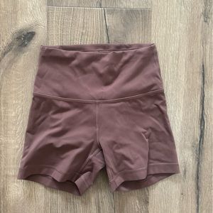 Lululemon Wonder under train 4" short